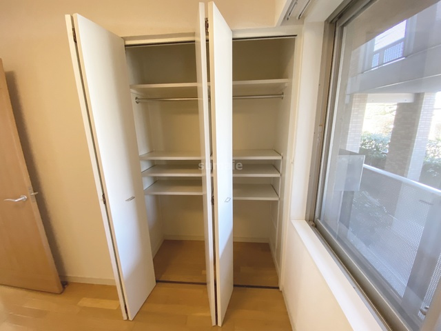 KENEDIX浦和元町A棟の収納|棚付きの収納スペース☆