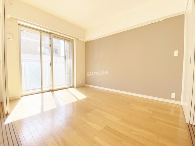 KENEDIX浦和元町A棟の洋室|アクセントクロスが落ち着いた雰囲気に☆