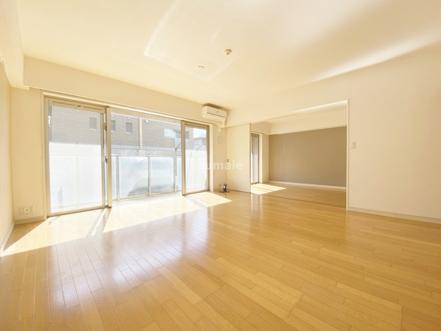 KENEDIX浦和元町A棟の居間・リビング|南向きの広々LDK☆