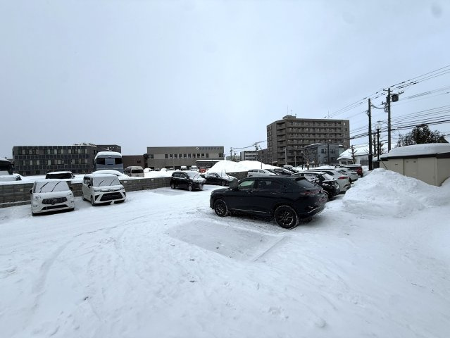 サーム北七条の駐車場