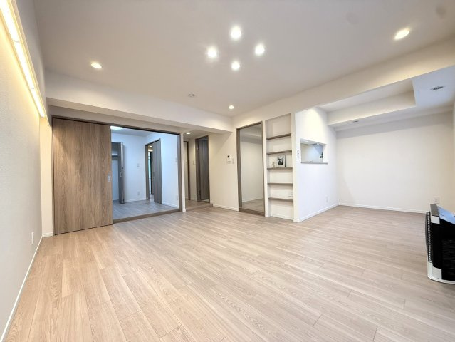 サーム北七条の居間・リビング