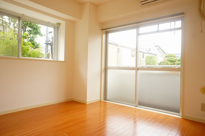 クレール市川の居間・リビング