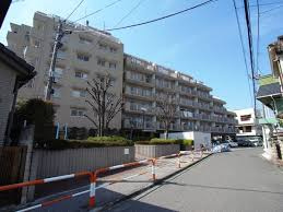 竹ノ塚ハイツの外観|ドキドキの新生活も、安心してスタート。ぴったりの住まいを見つけませんか？クランディアが一緒に住まい選びをサポートします‼　まずは、お気軽にお問合せください　＃クランディア