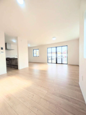 【居間・リビング】 | KEIAI GRACE西里町1期 | キャンペーン対象物件です♪詳細は弊社ホームページもしくはスタッフまでお気軽にお問合せ下さいませ♪ お役に立てる自信があります♪