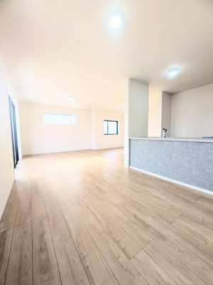 【居間・リビング】 | KEIAI GRACE西里町1期 | キャンペーン対象物件です♪詳細は弊社ホームページもしくはスタッフまでお気軽にお問合せ下さいませ♪ お役に立てる自信があります♪