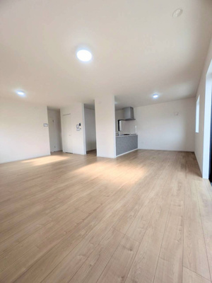 【居間・リビング】 | KEIAI GRACE西里町1期 | キャンペーン対象物件です♪詳細は弊社ホームページもしくはスタッフまでお気軽にお問合せ下さいませ♪ お役に立てる自信があります♪