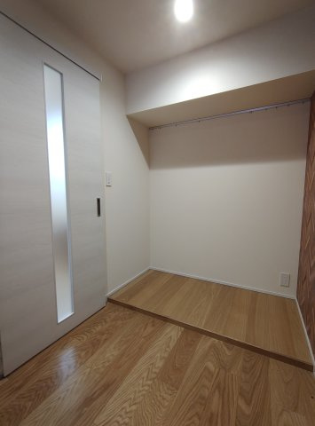 ライオンズマンション神戸元町第２の洋室