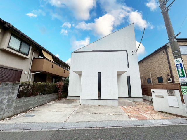 石神井公園駅徒歩８分　4SLDK・デザイナーズ一戸建ての外観