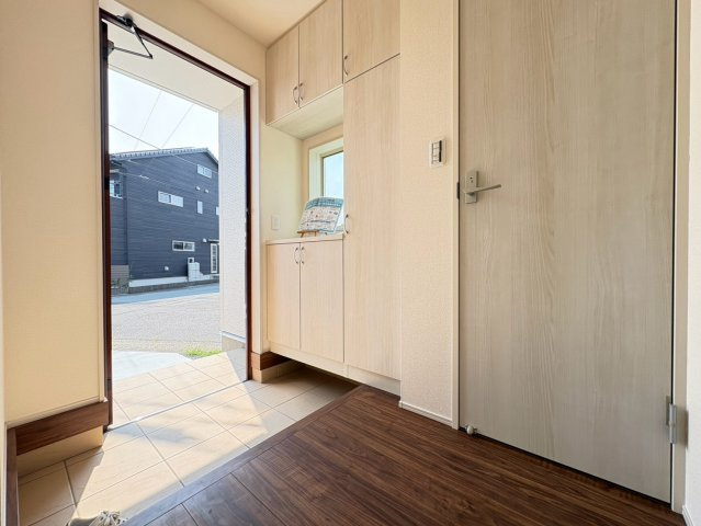 新築戸建　富士市水戸島　全1棟の玄関|玄関ホールです♪