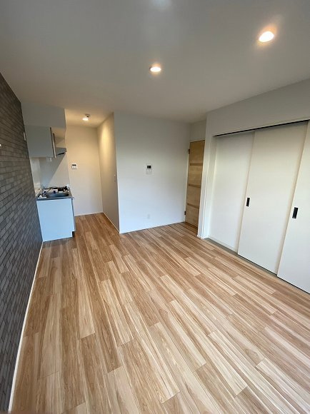 ＭＯＶＥ桜本町SOUTHの居間・リビング