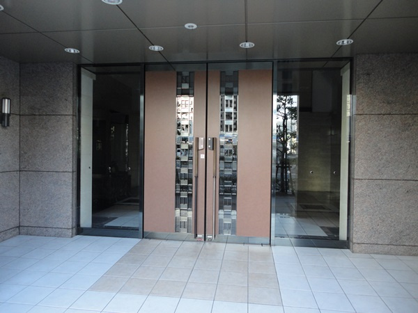 アルファステイツ勝山通り　3階の玄関