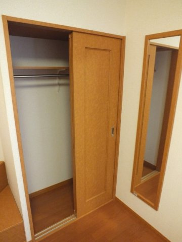 レオパレスＨＡＰＰＩＮＥＳＳの内装|クローゼット