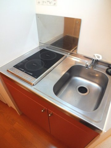 レオパレスＨＡＰＰＩＮＥＳＳのキッチン|2口電気コンロ