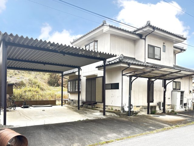 【中古戸建】富岡市星田の外観|■外観｜特徴のある個性的な住まいと美しい街並み、そして住みやすい環境を、ぜひ現地でご覧になりませんか。お気軽にお問合せください(^^)  