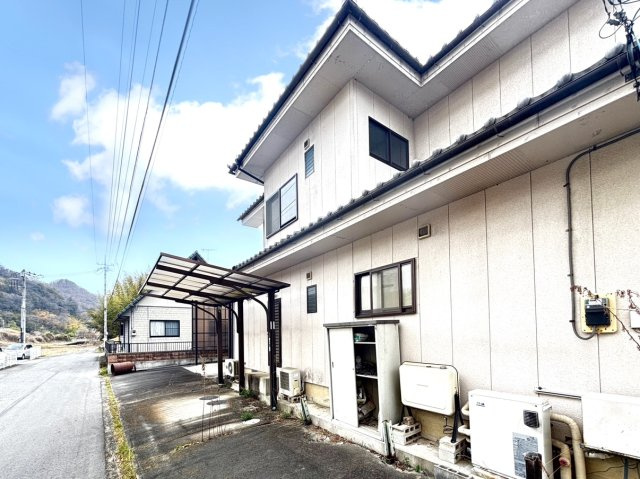 【中古戸建】富岡市星田の外観|■外観｜閑静な住宅街で始める新しい暮らし♪開放的な毎日をあなたへ(^^♪
