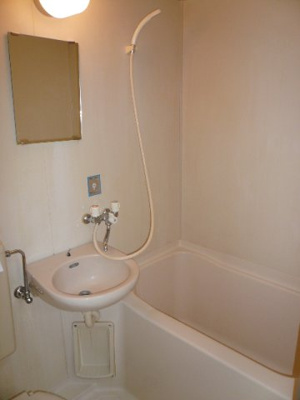 【浴室】 | グリーンハイツ第２わたや | ※同物件、別のお部屋の写真です。