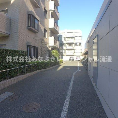 ベルグランデの駐車場