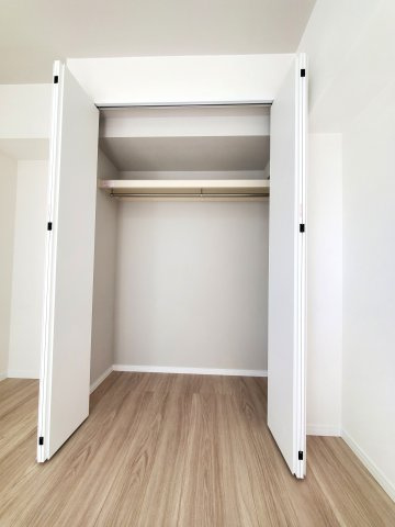 三郷　スカイマンションの収納|たっぷりとした収納スペースです