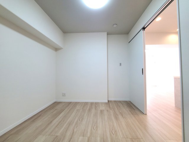 三郷　スカイマンションの洋室|コンパクトで使いやすい洋室です