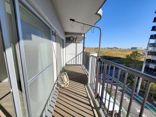 三郷　スカイマンションのバルコニー|バルコニーがあります