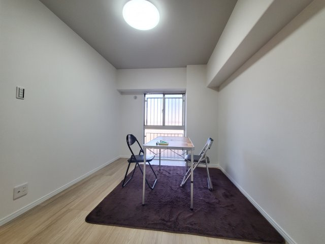 三郷　スカイマンションの洋室|広々とした洋室です