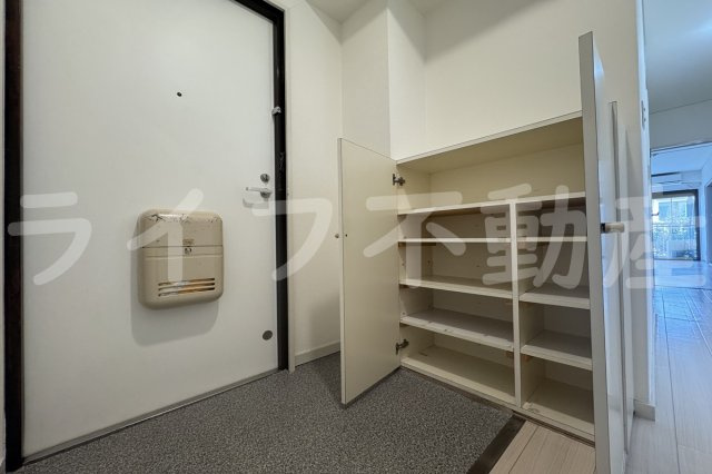 キャッスル西長田の収納|こまごまとしたものを収納できそうですね