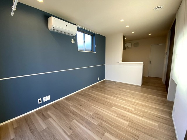 エマーサの居間・リビング