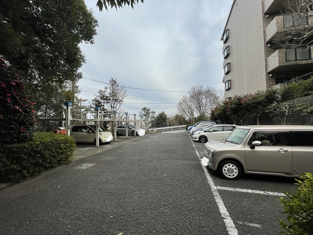 鵜野森グリーンヒルズの駐車場