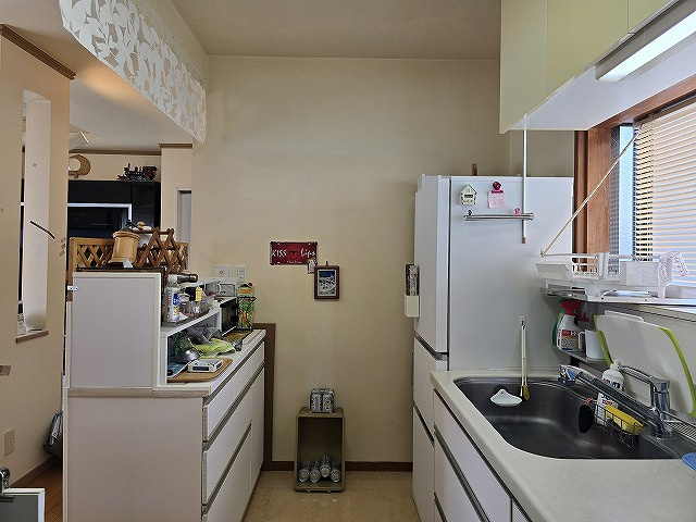 旭天神町　中古戸建の居間・リビング|母屋：2F16.6L