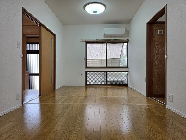 旭天神町　中古戸建の洋室|離れ：9洋