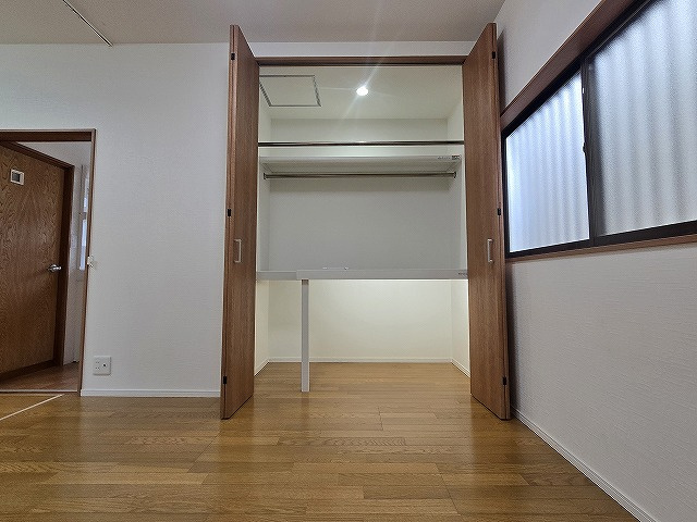 旭天神町　中古戸建の洋室|離れ：9洋クローゼット