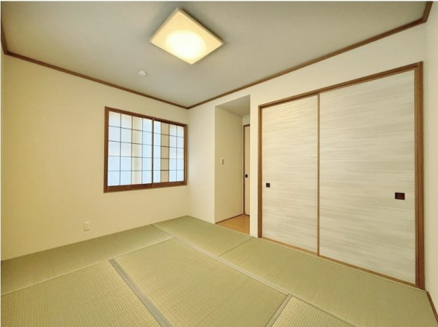 杉並区桃井1丁目の和室|1階6.0帖和室
一部屋あると嬉しい和室♪♪
畳表替　襖・障子張替済み