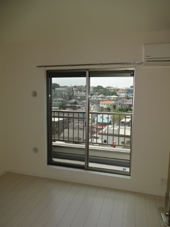 山手ビューハイムの居間・リビング|白基調のお部屋♪