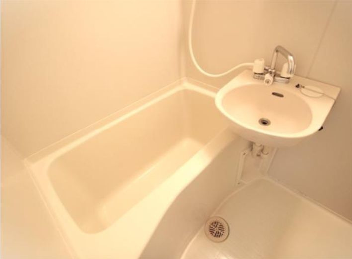 メインシティガーデン華の浴室