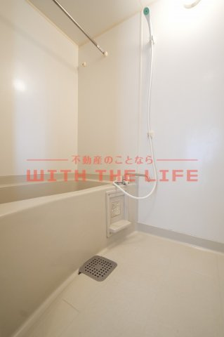 ファランドール（Ｆａｒａｎｄｏｌｅ）【キャッシュバック対象物件】の浴室|コンパクトで使いやすいお風呂です