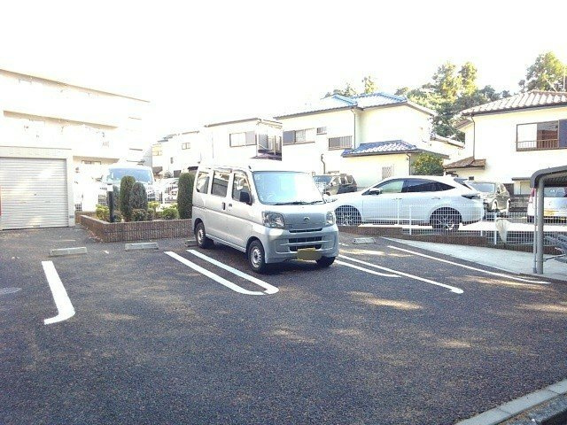 マルベリーヴィラの駐車場