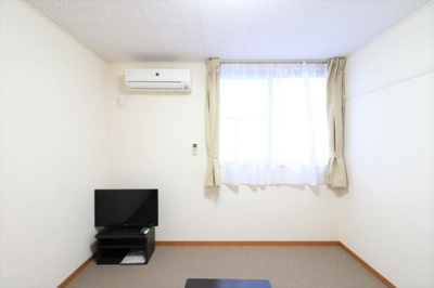 【居間・リビング】 | レオパレスイマクマノヒルズ