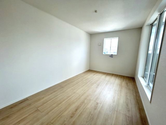 三木市緑が丘町中第１－2号棟の洋室