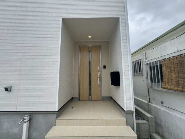 南城市佐敷冨祖崎　第7（全4棟）ラスト4号棟の玄関|4号棟　スマートキー付き♪