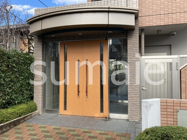 アリエさいたま新都心のエントランス|エントランススペース。