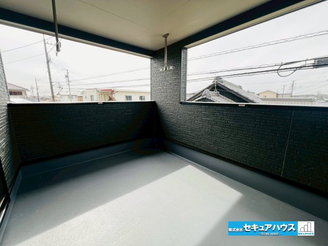 【今からご案内可能】みよし市福田町屋敷浦　全7棟のバルコニー|【バルコニー】
◆見晴らしもよく、太陽の温かな温もりをめいっぱい受け止めてくれます。
太陽の光と爽やかな風を受けたお洗濯物はあっという間に乾き、取りこむ時には太陽の匂いを感じられそうですね。　　　　　