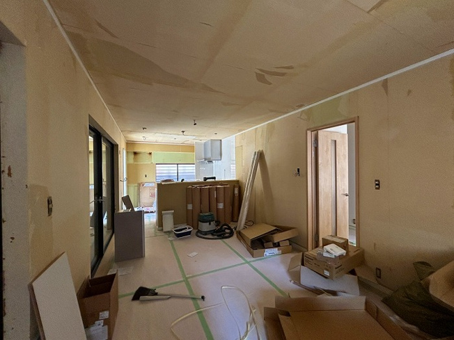 【居間・リビング】 | アトムセレクト　鎌ケ谷市東鎌ヶ谷2丁目中古戸建 | 約16帖　4月19日時点の写真になります