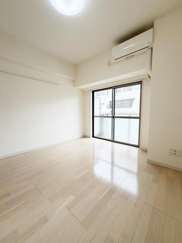 グランヴァン王子駅前