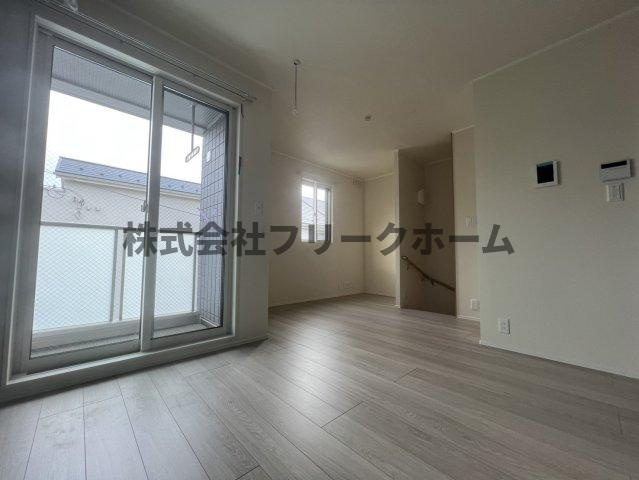 三鷹市上連雀１丁目のタウンの居間・リビング|※別号室参考写真になります。