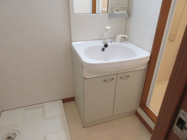 ラグリシーヌ　Ⅱの独立洗面台