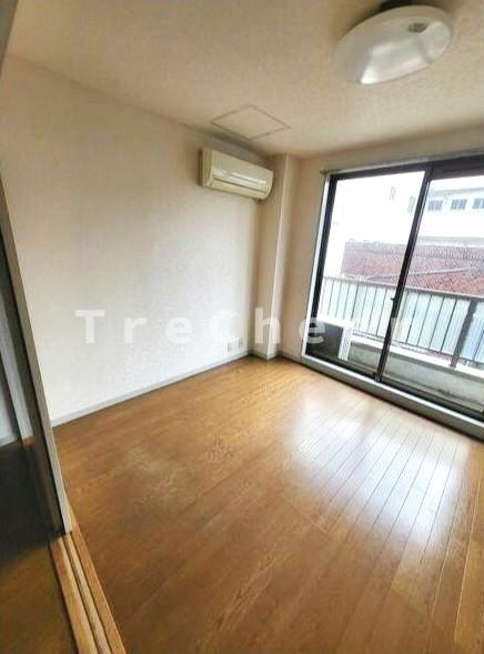 東信ビルの寝室