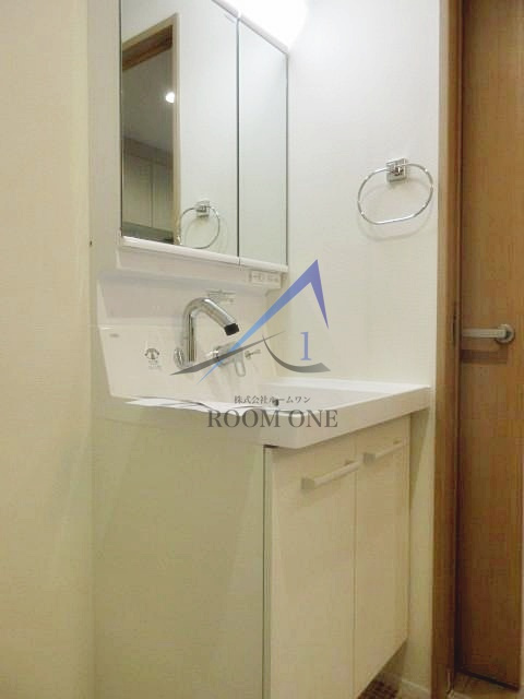 プランドール綱島東の洗面所|独立洗面台です。