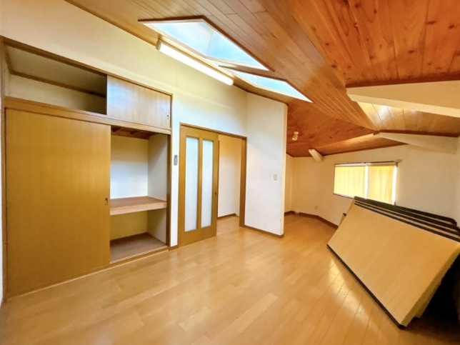 八戸市根城7丁目　令和8年3月16日まで現況販売の洋室