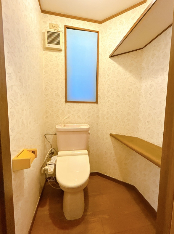 八戸市根城7丁目　令和8年3月16日まで現況販売のトイレ