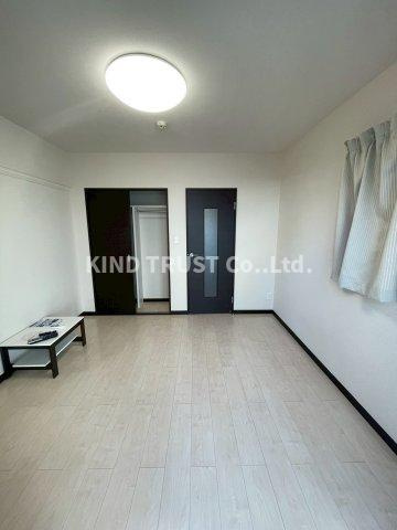 レオネクストアブリール天満の居間・リビング|リビングです